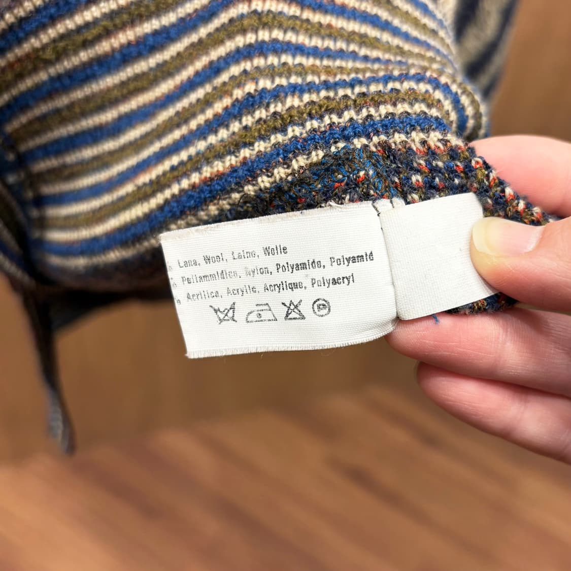 미쏘니 스포츠 니트 자켓 에스닉 패턴 패치 포켓 아티스틱 디테일 블루 상품이미지9