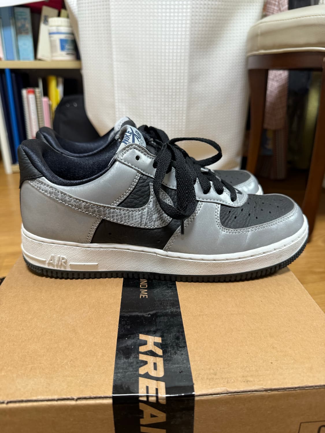 255) 나이키 에어포스1 B 실버스네이크 상품이미지3