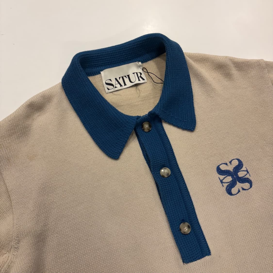 [M] 세터 SATUR 배색 카라 반팔 니트 C7 상품이미지3