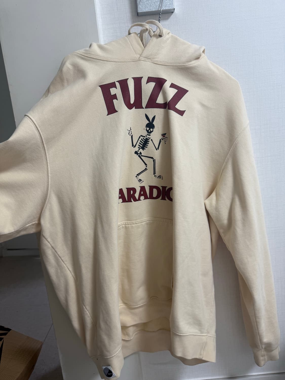 FUZZ BUNNY BONE HOODIE ivory 판매합니다 상품이미지3