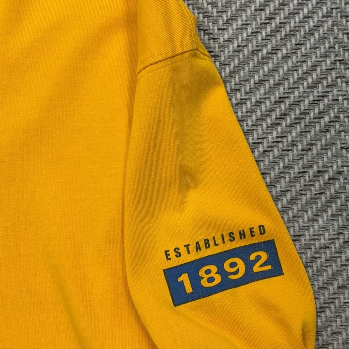 아베크롬비앤피치 백프린팅 롱슬리브 v2157 상품이미지6