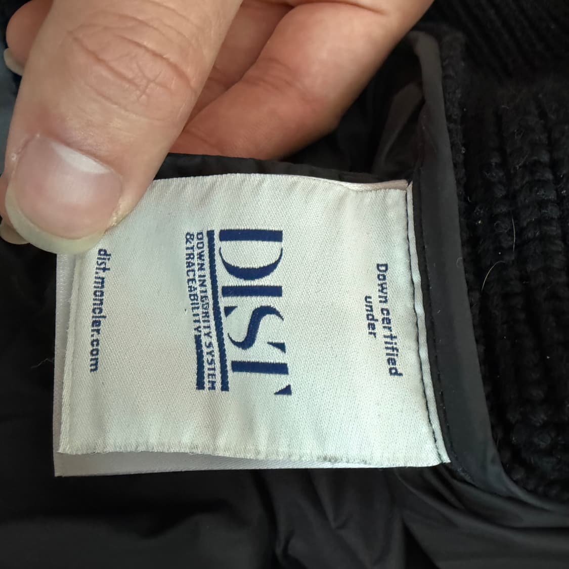 [새상품급.정품] 24FW 몽클레어 트리콧 니트패딩 L 상품이미지4