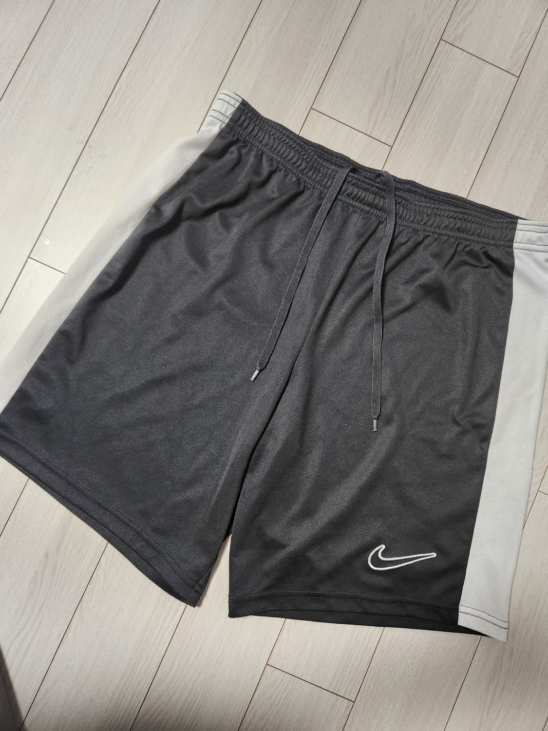 나이키 드라이 핏 반바지 아카데미 남성 축구 쇼츠 DV9743-010 사 상품이미지2