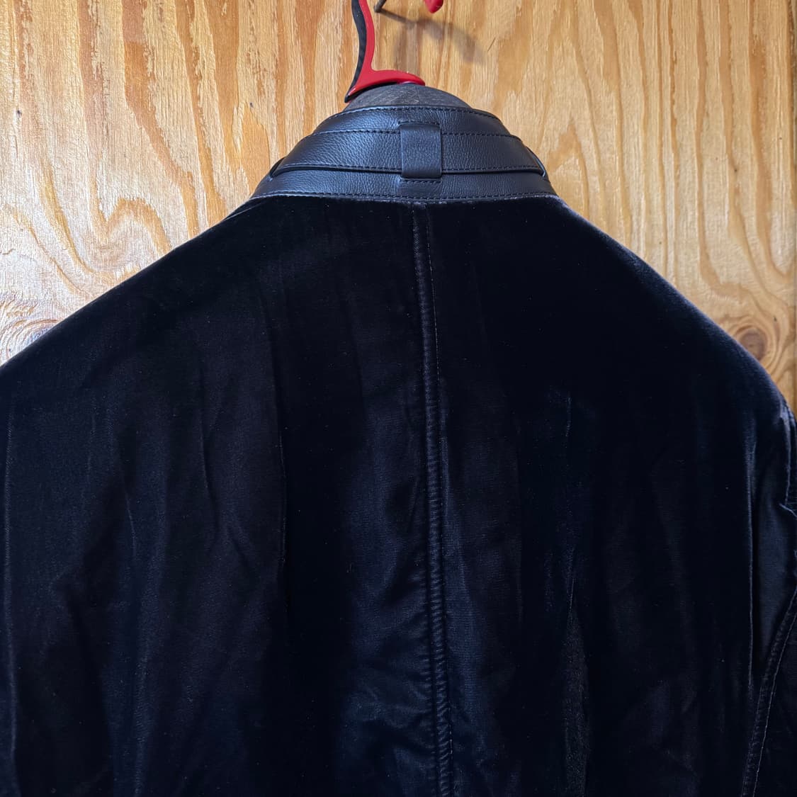 새상품) 톰포드 2024 f/w 시퀸 벨벳 카프레더 보머 자켓 상품이미지8