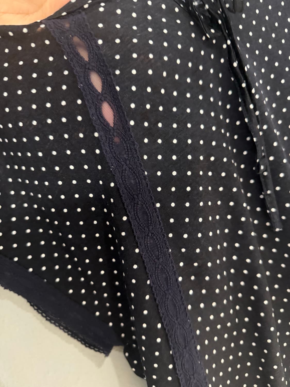 dot pattern lace detail ribbon top 상품이미지8