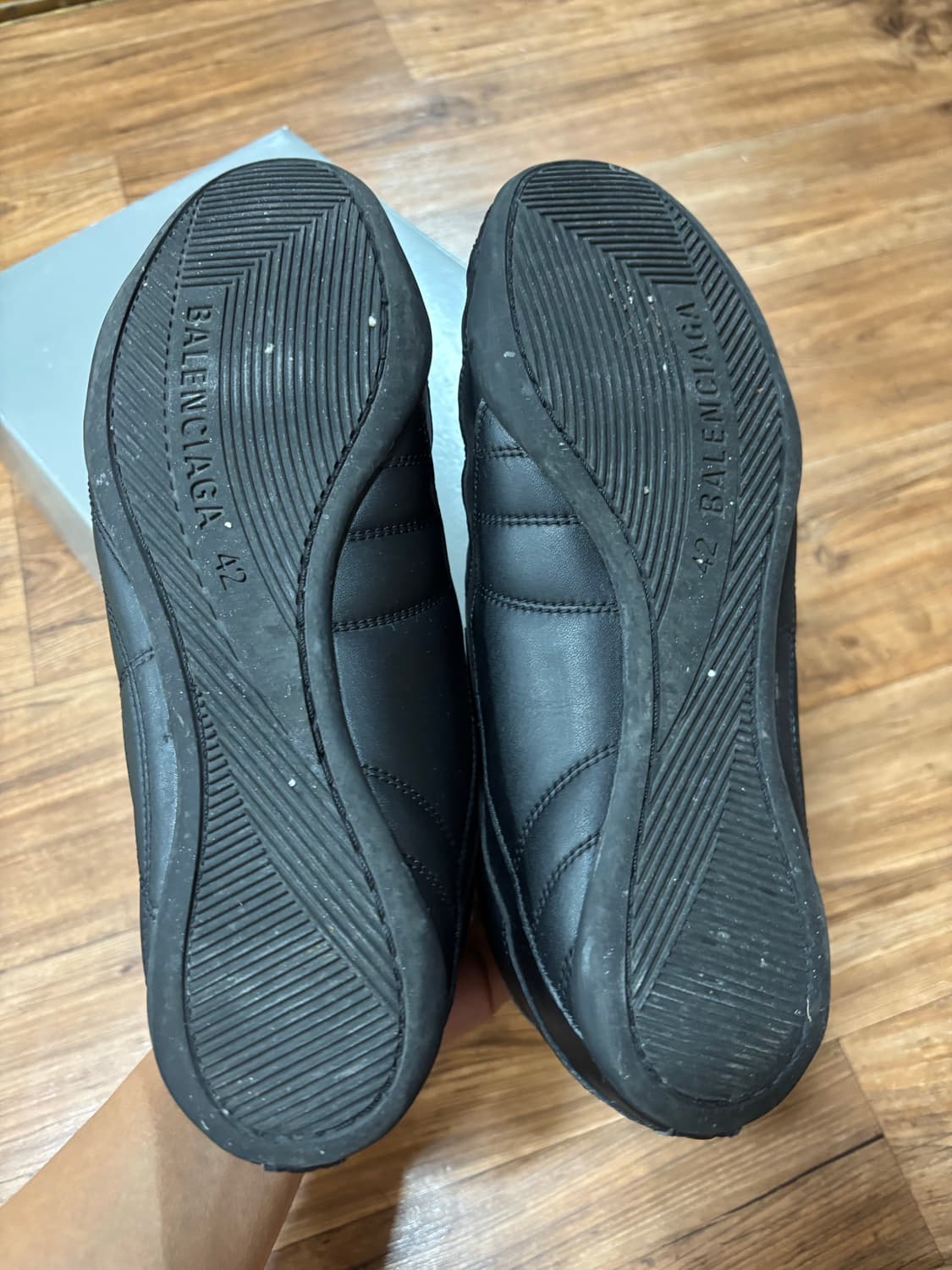 발렌시아가 젠 스니커즈 42 상품이미지2