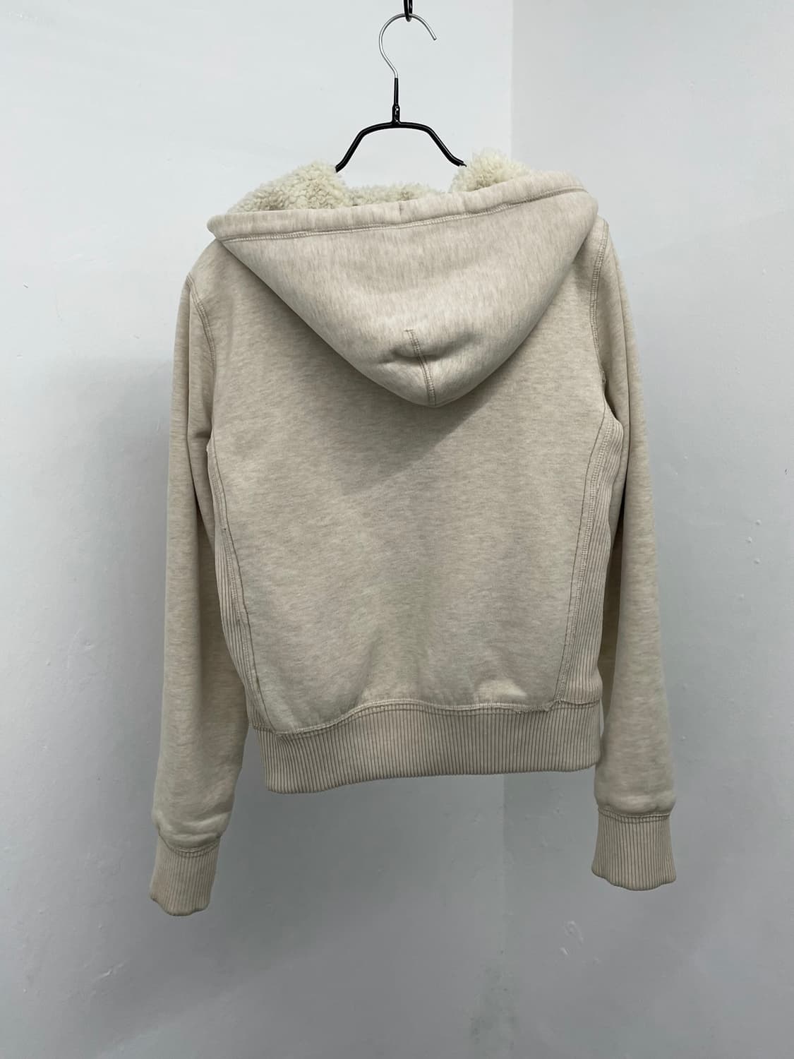 후아유 로고 자수 울프죠 집업 상품이미지4