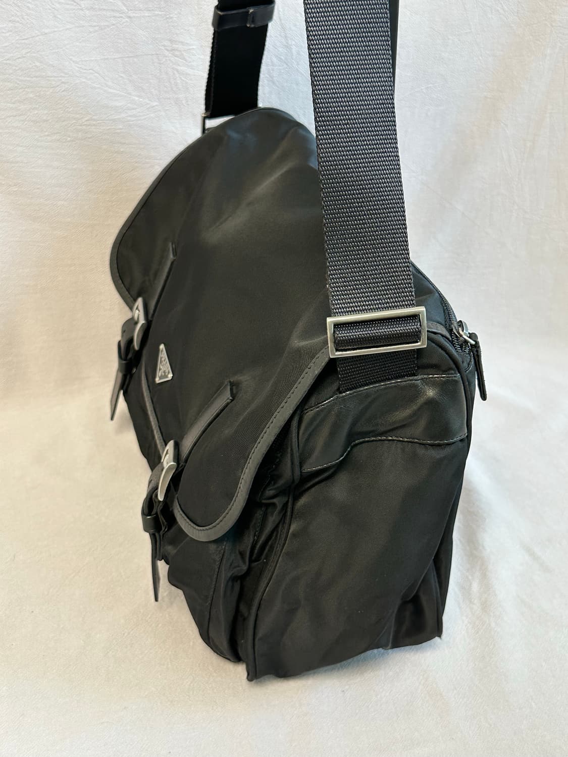 프라다 나일론 포코노 크로스백 메신저백 투포켓 버클 상품이미지3