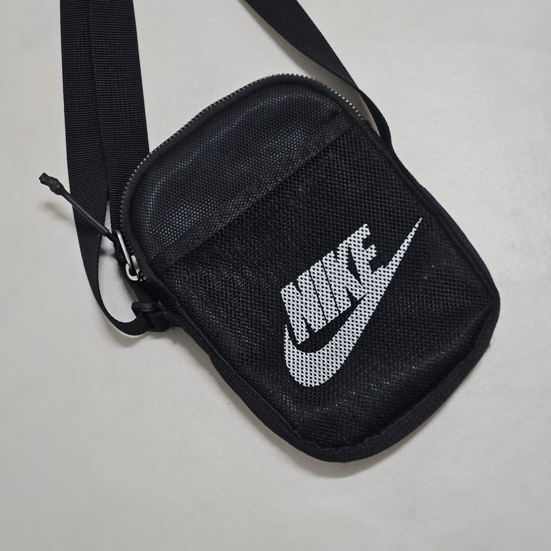 나이키 헤리티지 메쉬 미니 크로스백 상품이미지2