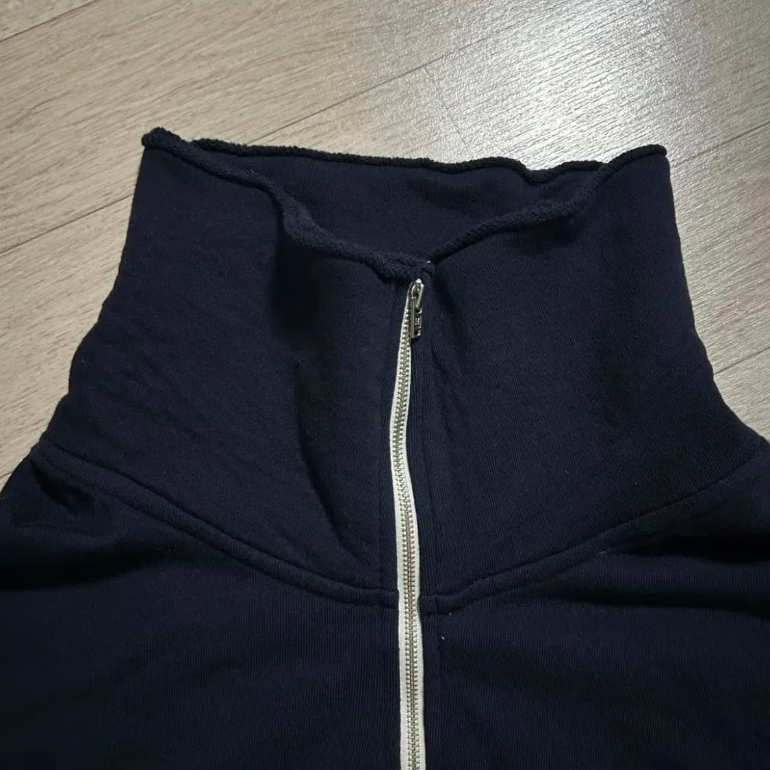 마뗑킴 하프집업 네이비 스웻셔츠(L) 상품이미지7