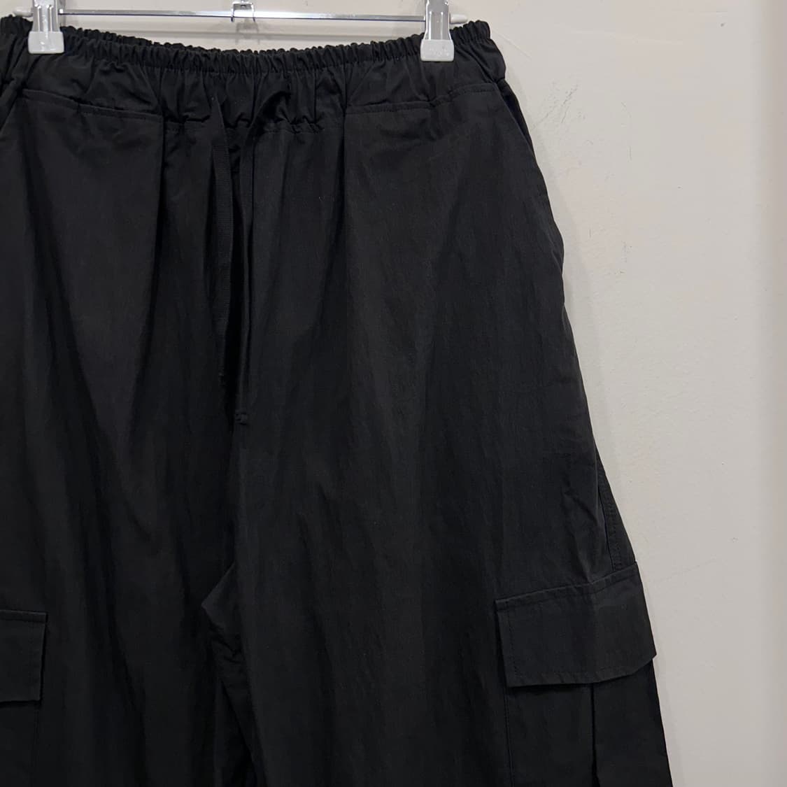 언아웃핏 와이드핏 스트링 카고 트랙팬츠 상품이미지1