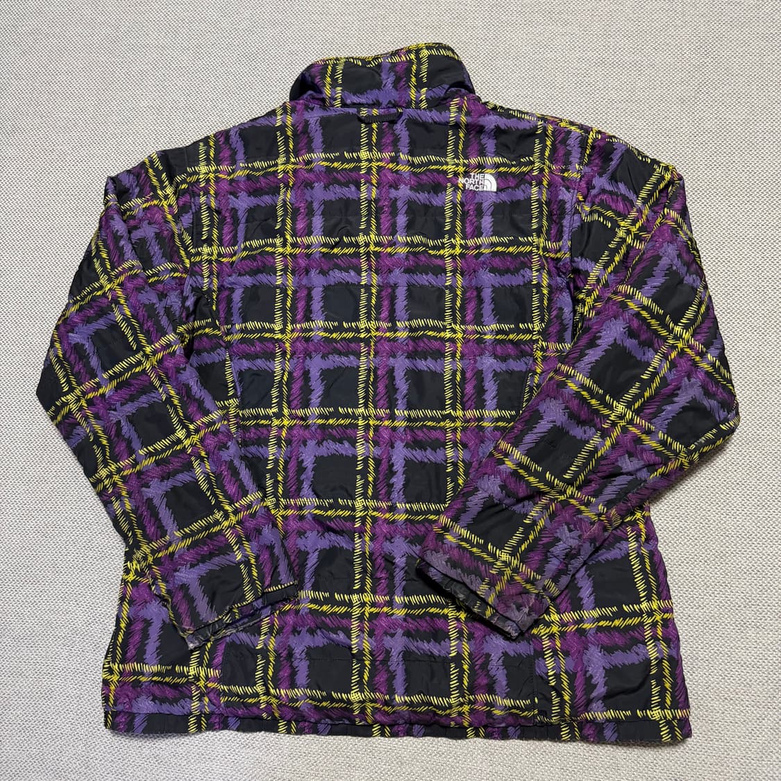 노스페이스 체크 패턴 경량패딩 상품이미지5