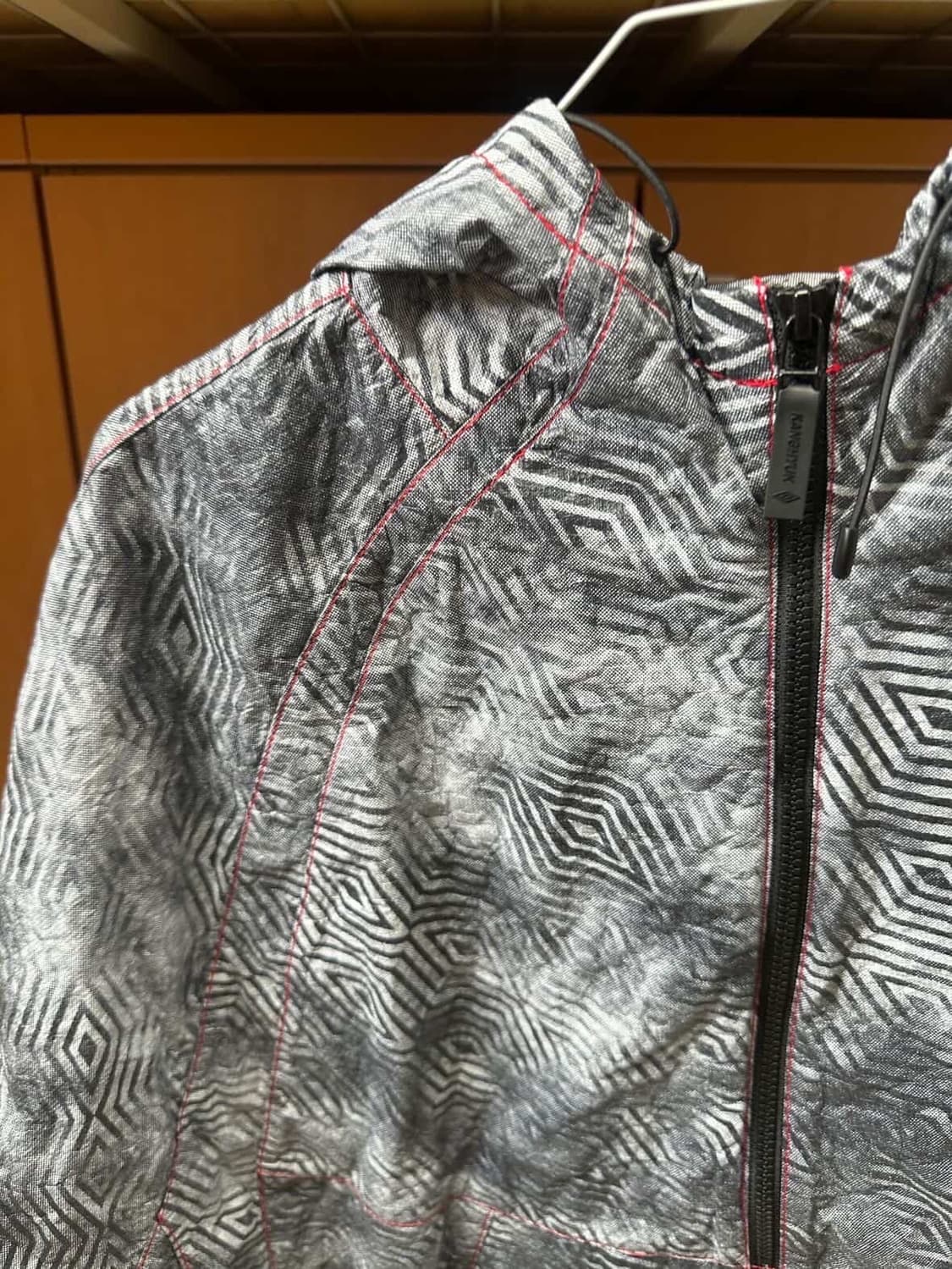 엄브로 바람막이  상품이미지3