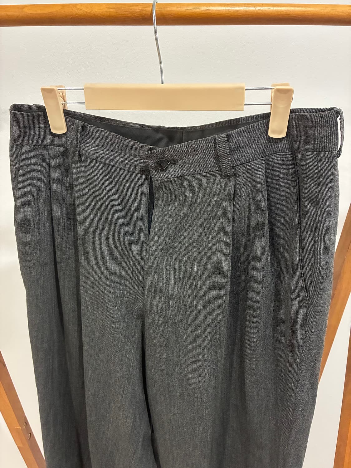 Issey Miyake Trousers 상품이미지2