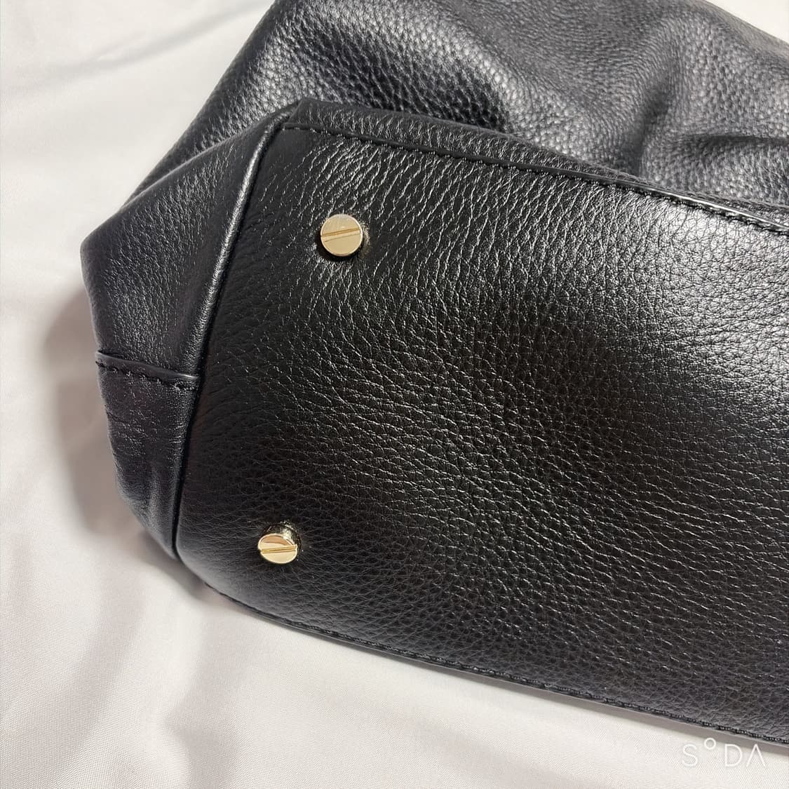 토리버치 블랙 레더 체인 숄더백 태슬 장식 상품이미지4