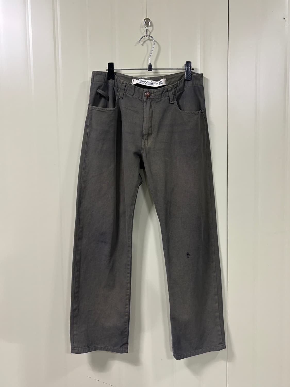 디젤(Diesel) Made in Italy 워싱 데님 팬츠 상품이미지1