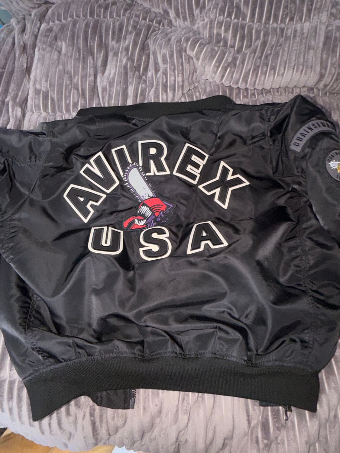 아비렉스 체인소맨 콜라보 상품이미지1