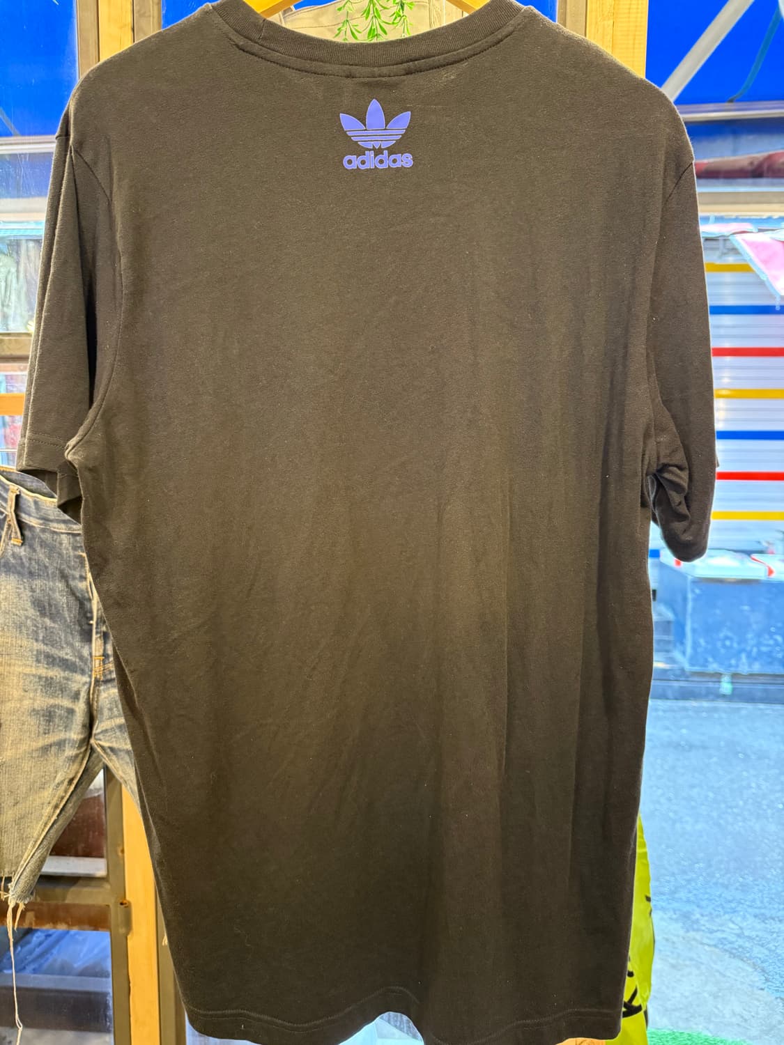 아디다스 그래픽 메타버스 반팔티 상품이미지4