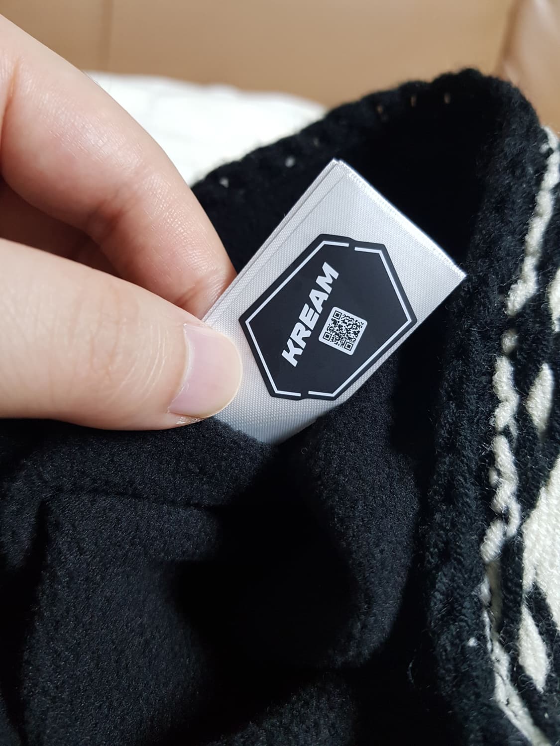 슈프림 다이아몬드 비니 모자 블랙 24FW 상품이미지7