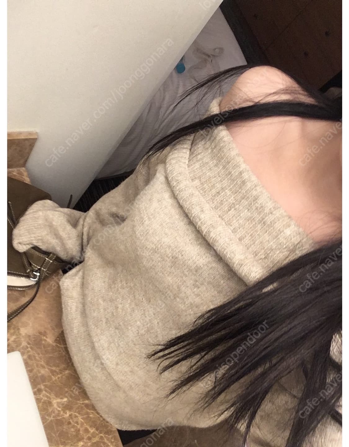 아워캐비넷 miu off knit 오프숄더 니트 상품이미지1