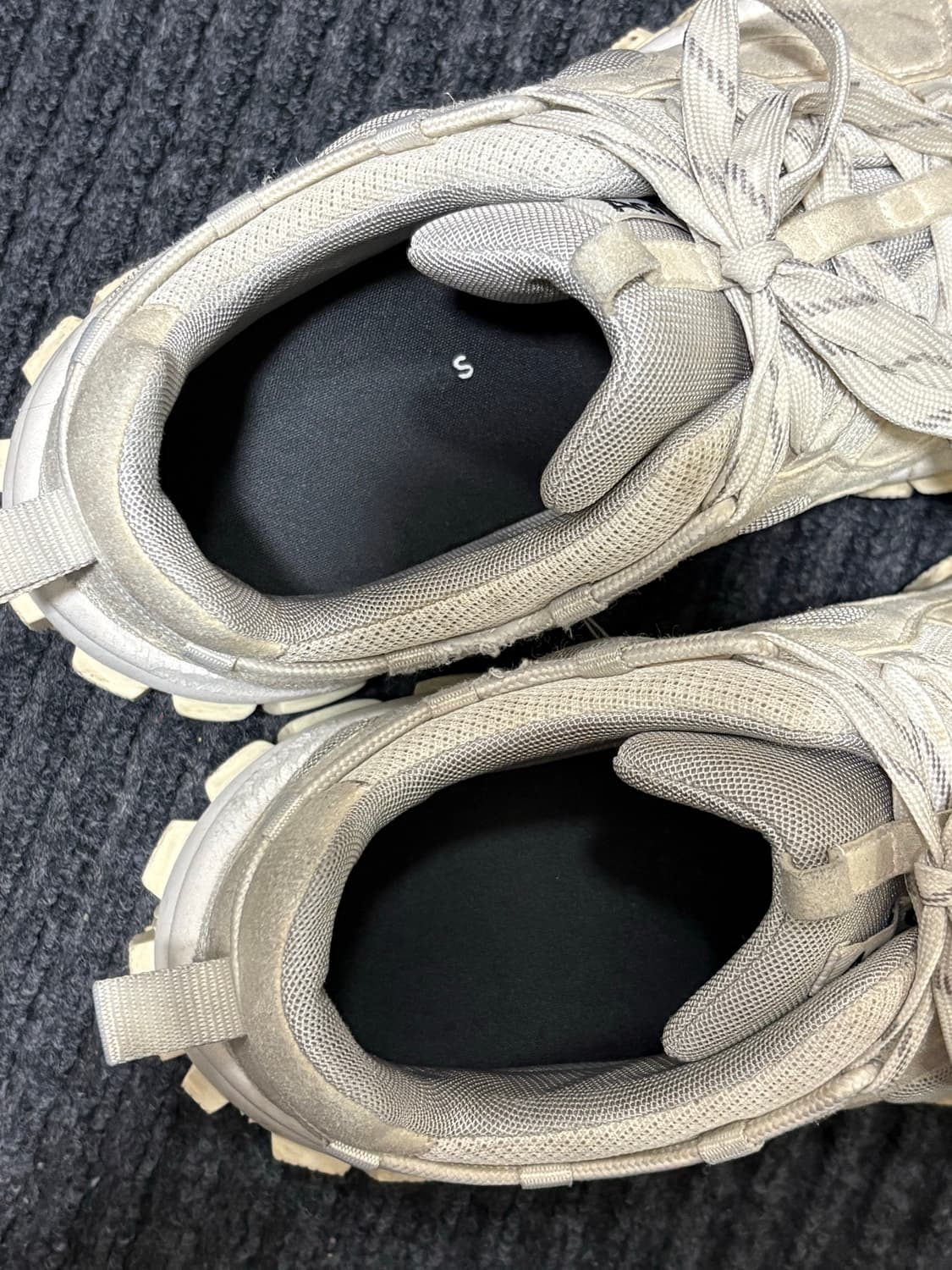 [Acne Studios] 아크네 스튜디오 볼스터 텀블드 스니커즈 화이트 상품이미지6