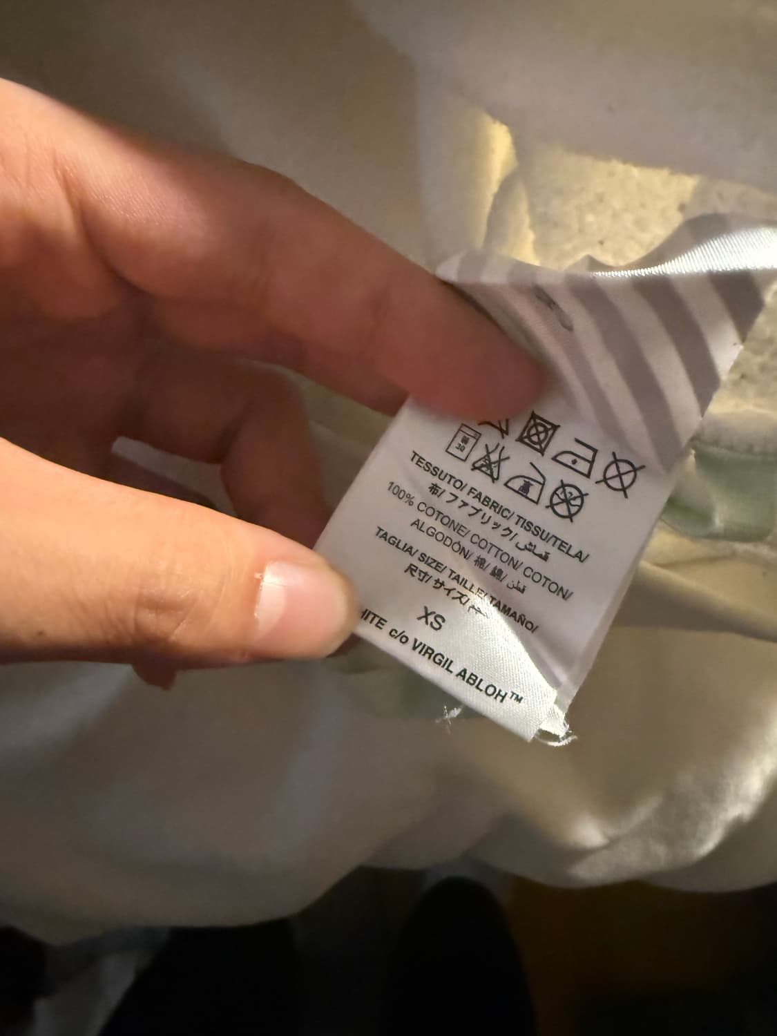 오프화이트 스프레이 애로우 후드티 상품이미지6