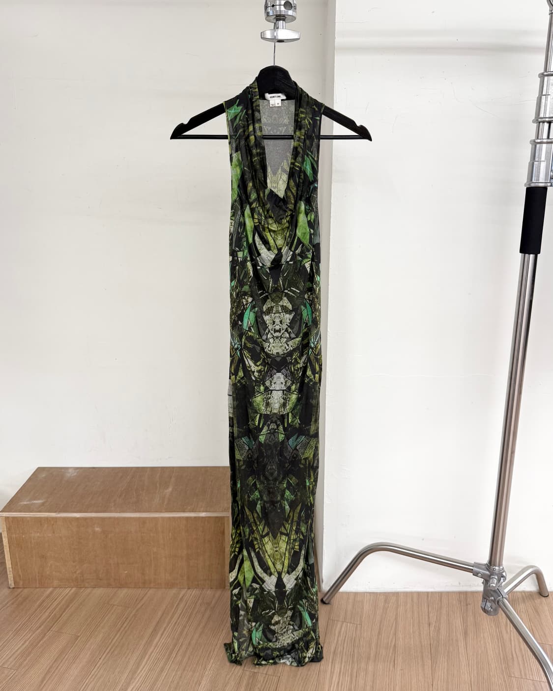 헬무트랭 시카대 프린트 슬릿 오버랩 맥시 드레스 상품이미지1