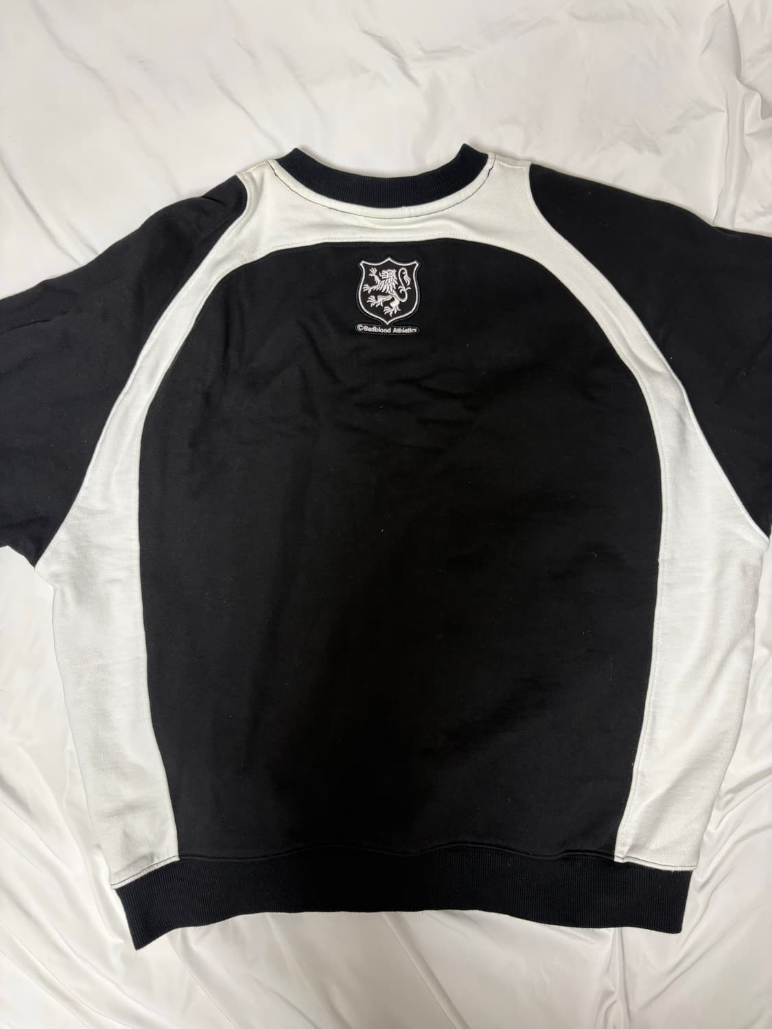 배드블러드 맨투맨 상품이미지4