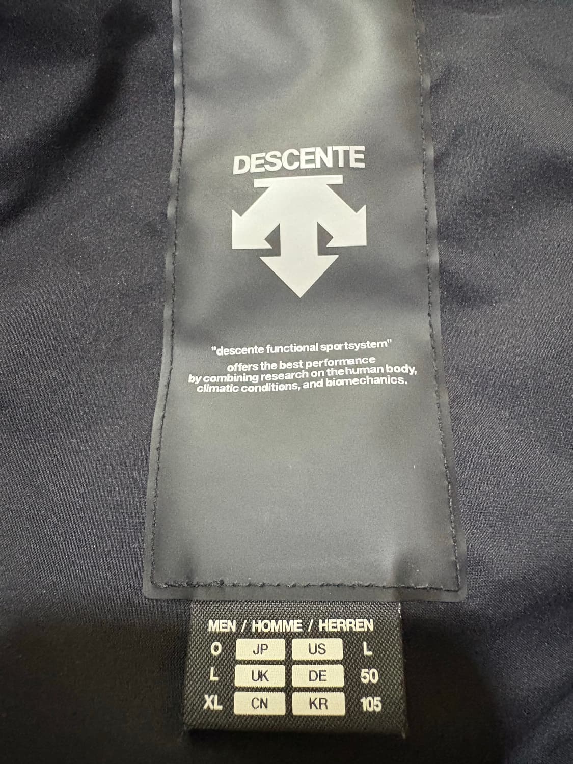 데상트 아우디 조끼패딩 팝니다 ( XL ) 상품이미지4