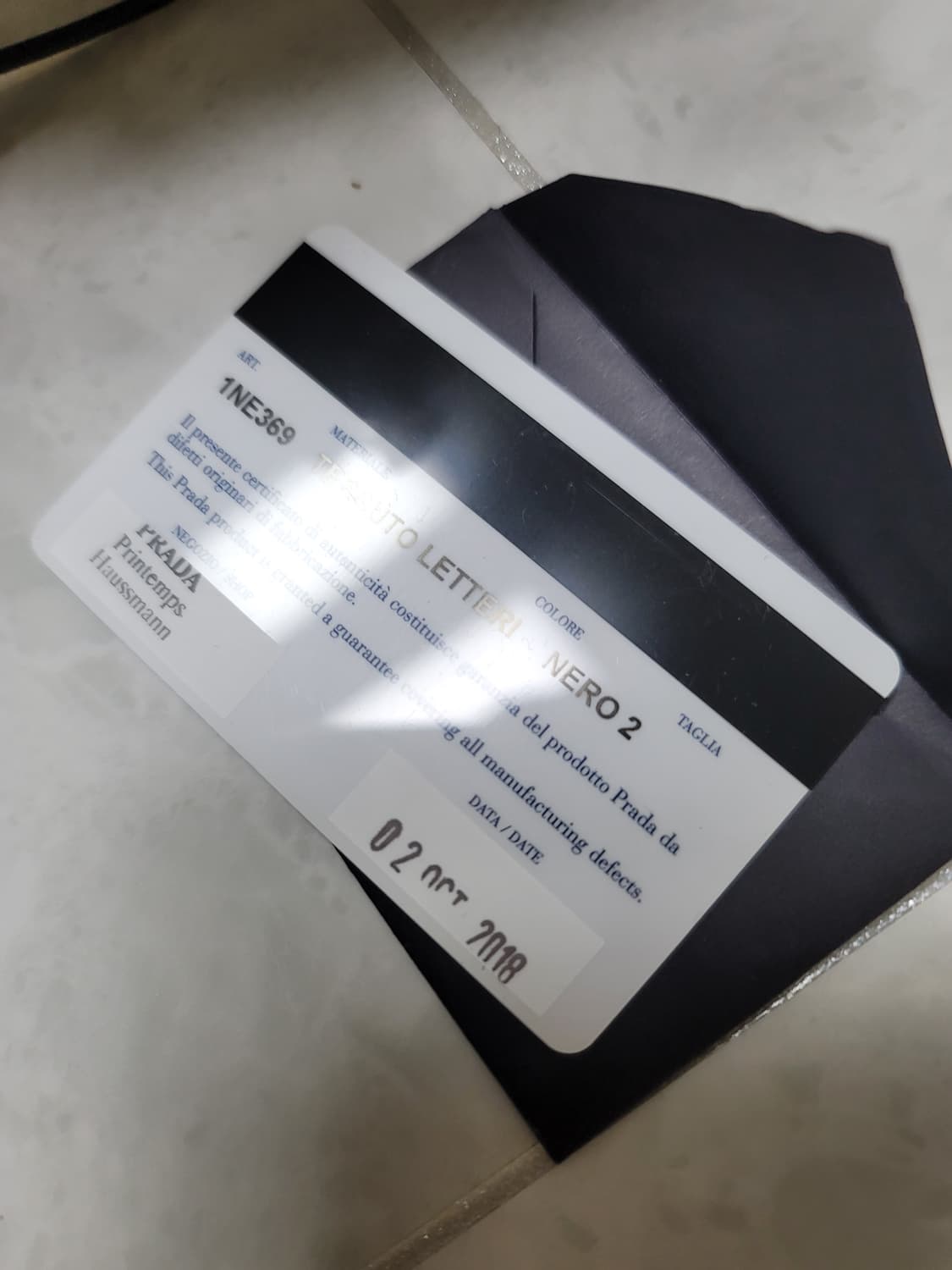 프라다 화이트 듀에 복조리 버킷백 상태굿

 상품이미지9