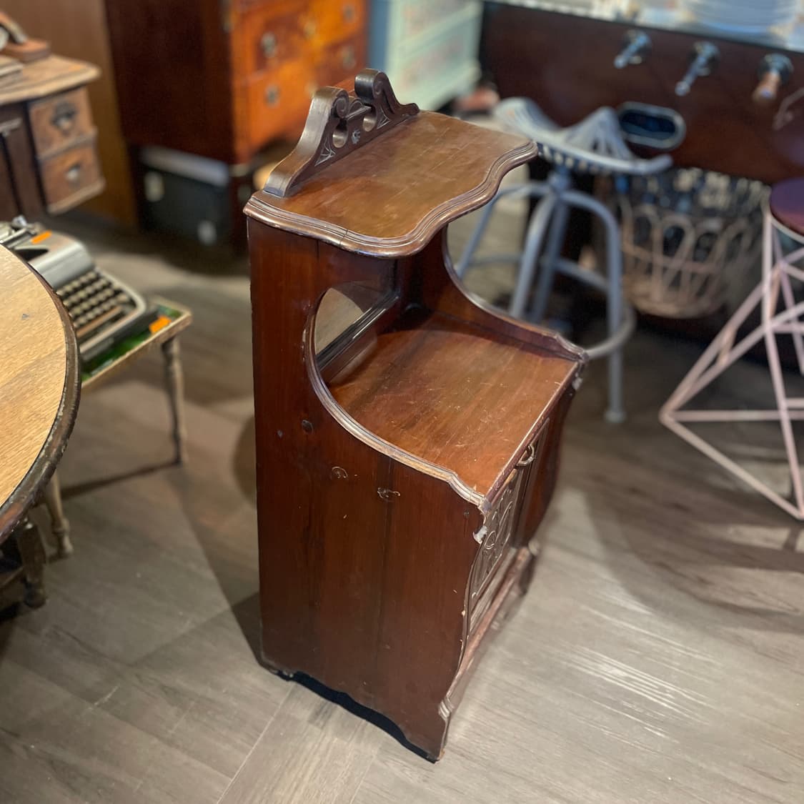 앤틱 우드카빙 거울수납장 상품이미지3