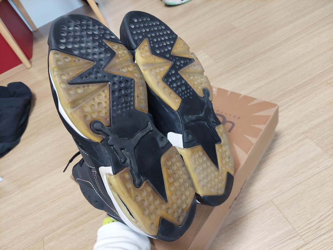 나이키 에어 조던 6 레트로 레이커스 상품이미지6