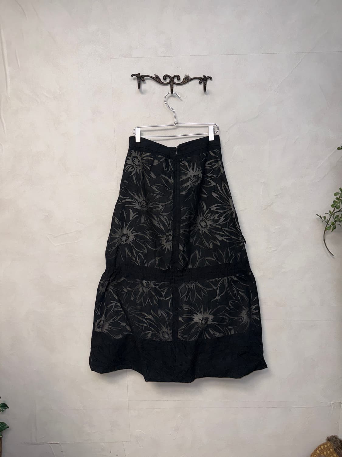 Black oriental flower shirring long sk 상품이미지3