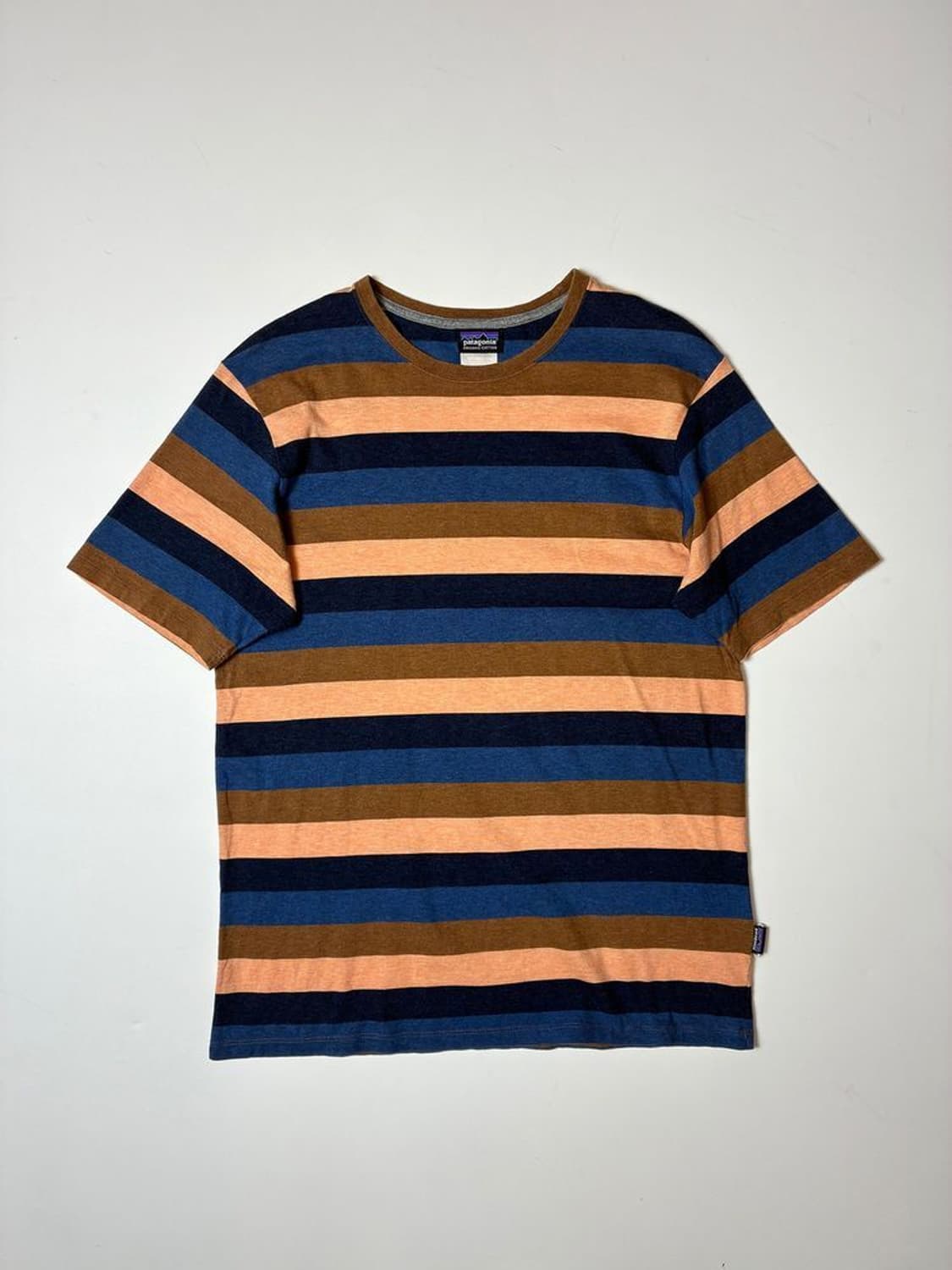 파타고니아 멀티 컬러 스트라이프 반팔 티셔츠 PN9397 상품이미지1