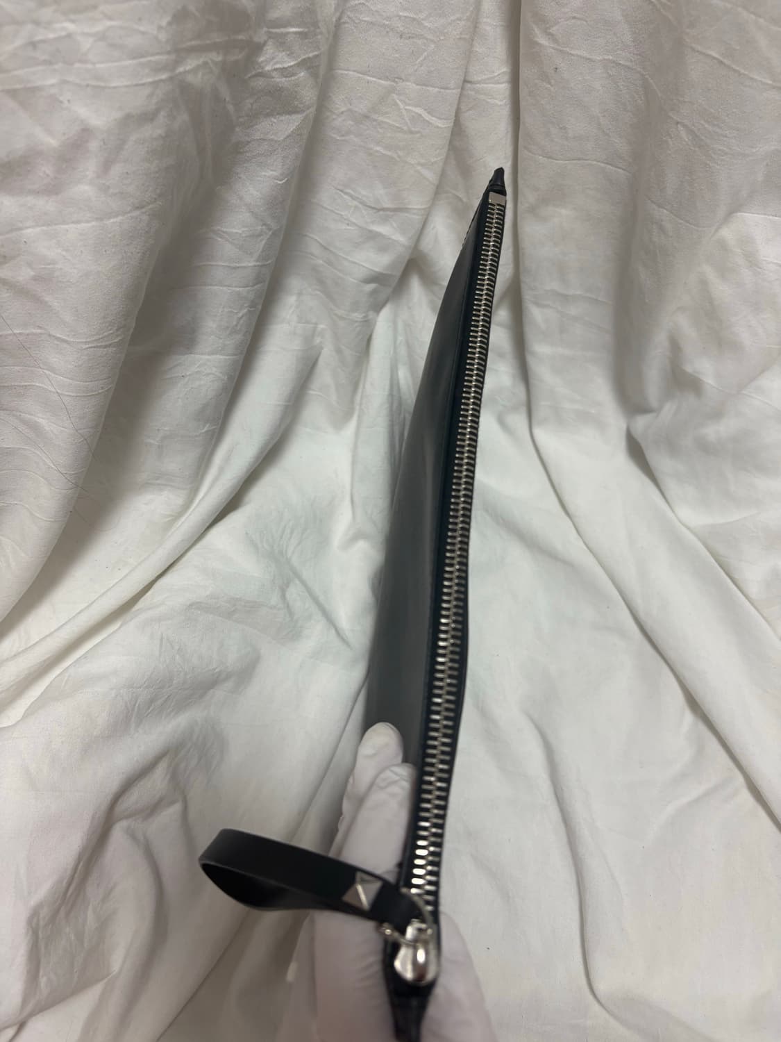 발렌티노 VLTN 카프스킨 클러치 상품이미지6