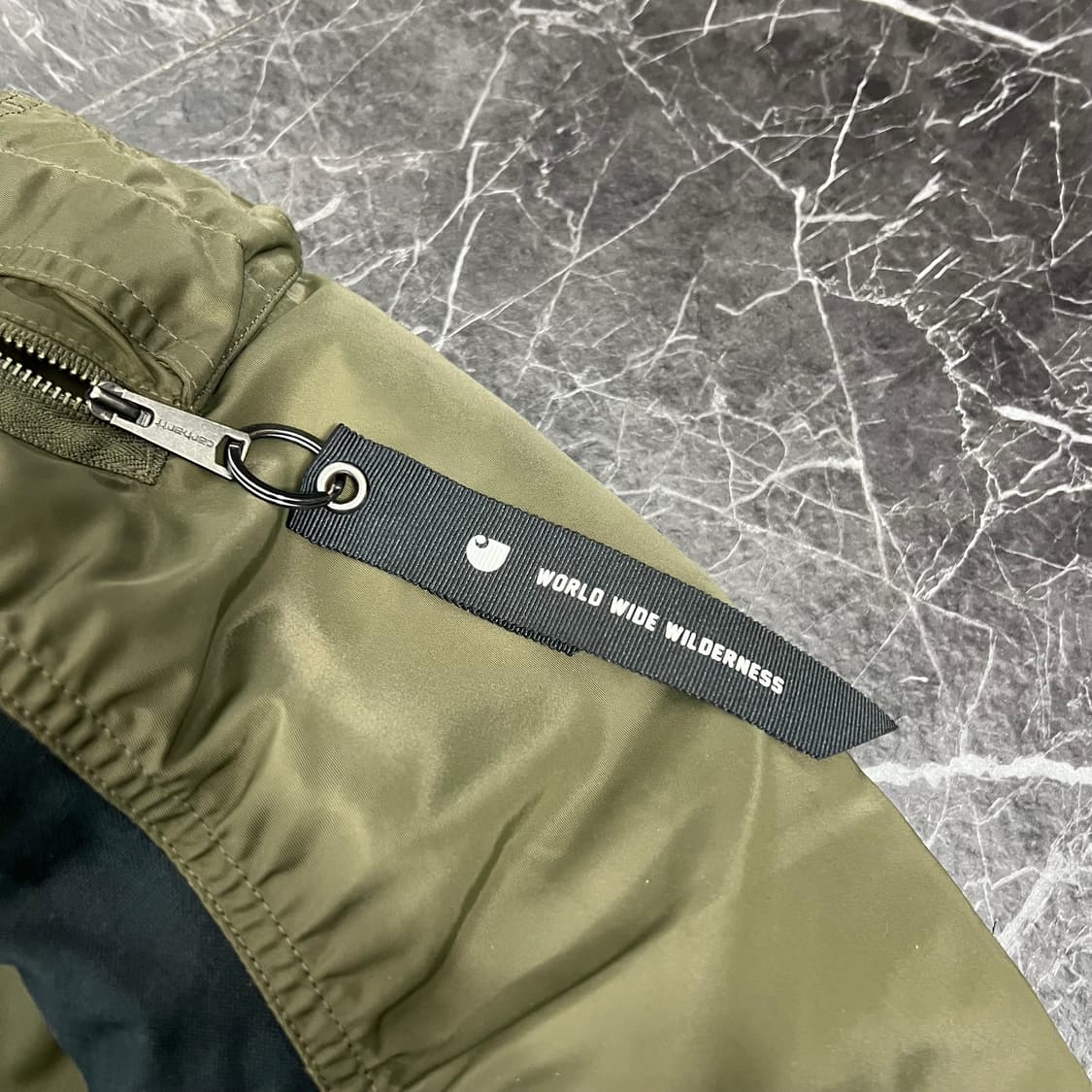 칼하트 WIP 보머 봄버 자켓 카키 상품이미지3