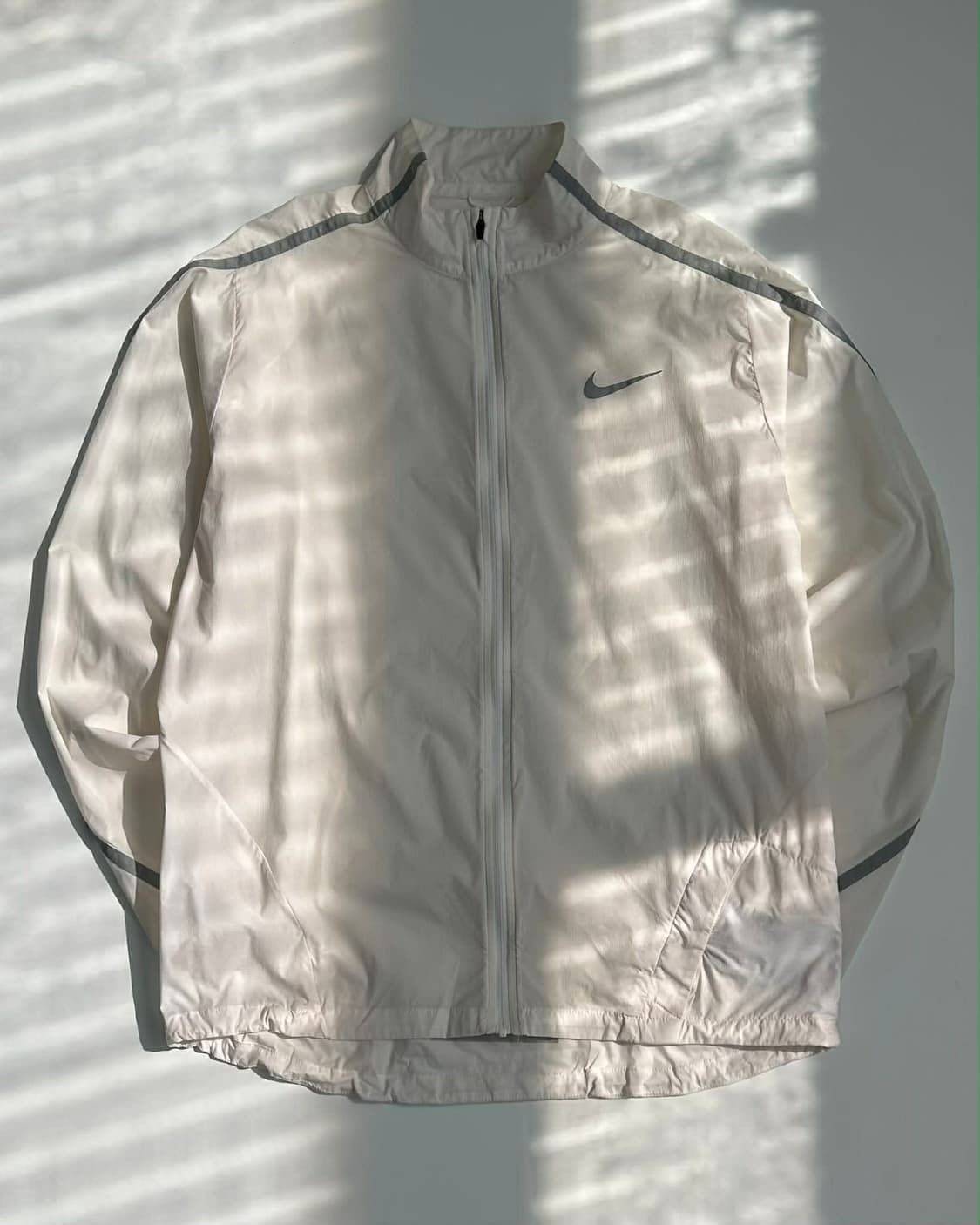 [L]나이키 러닝 화이트 윈드브레이커 자켓 상품이미지1