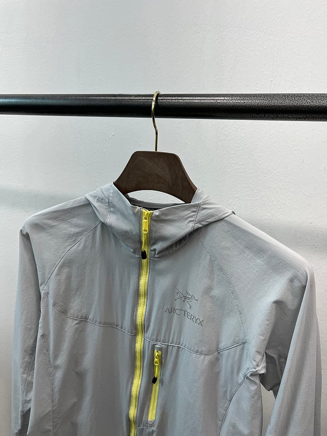 여) 아크테릭스 홑겹 경량 바람막이  상품이미지3