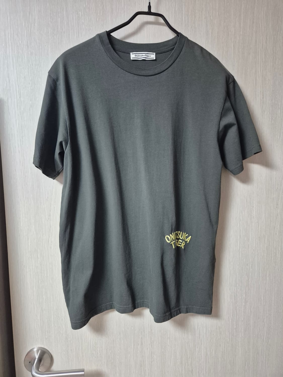(정품) 오니츠카타이거 카키색 반팔티 라지 타이거  상품이미지1