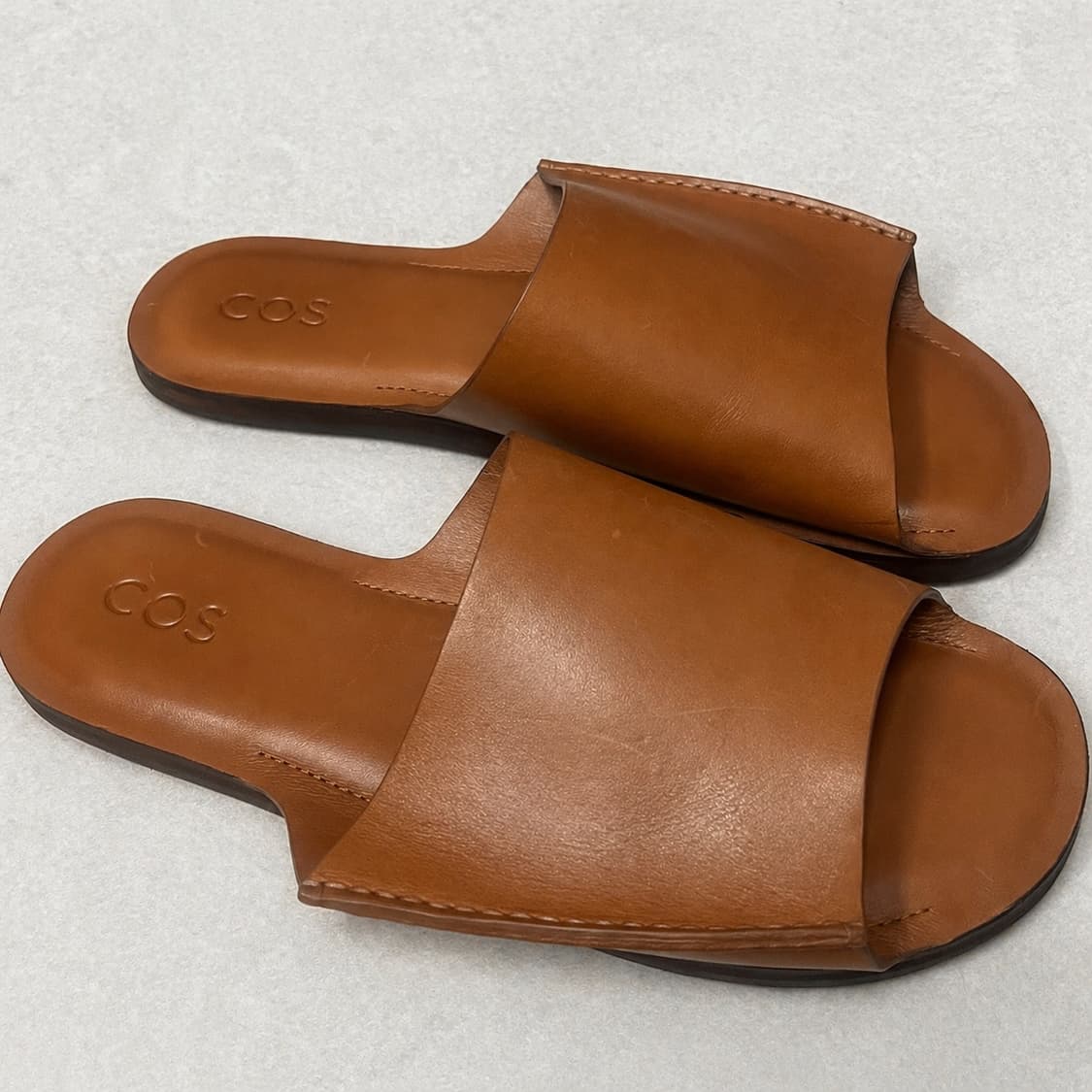 코스 남자 레더 슬라이드 탠컬러 상품이미지2