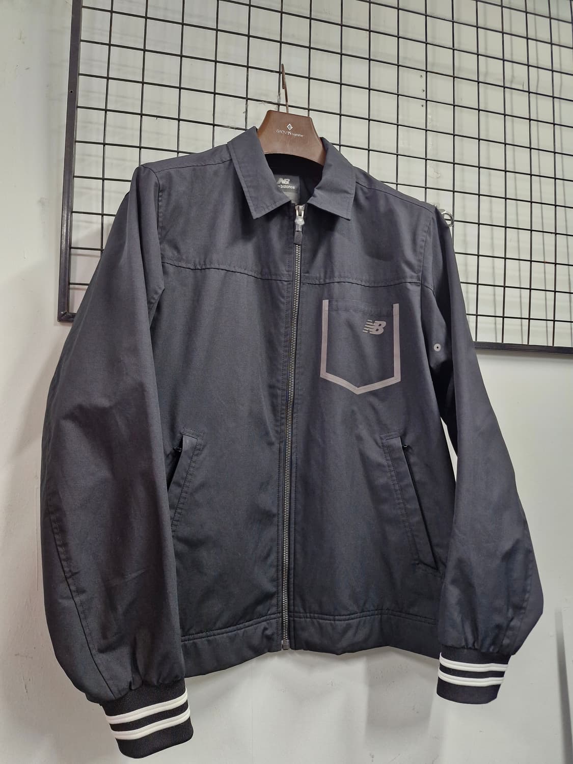105XL 뉴발란스 스포츠 코치 자켓. 상품이미지2