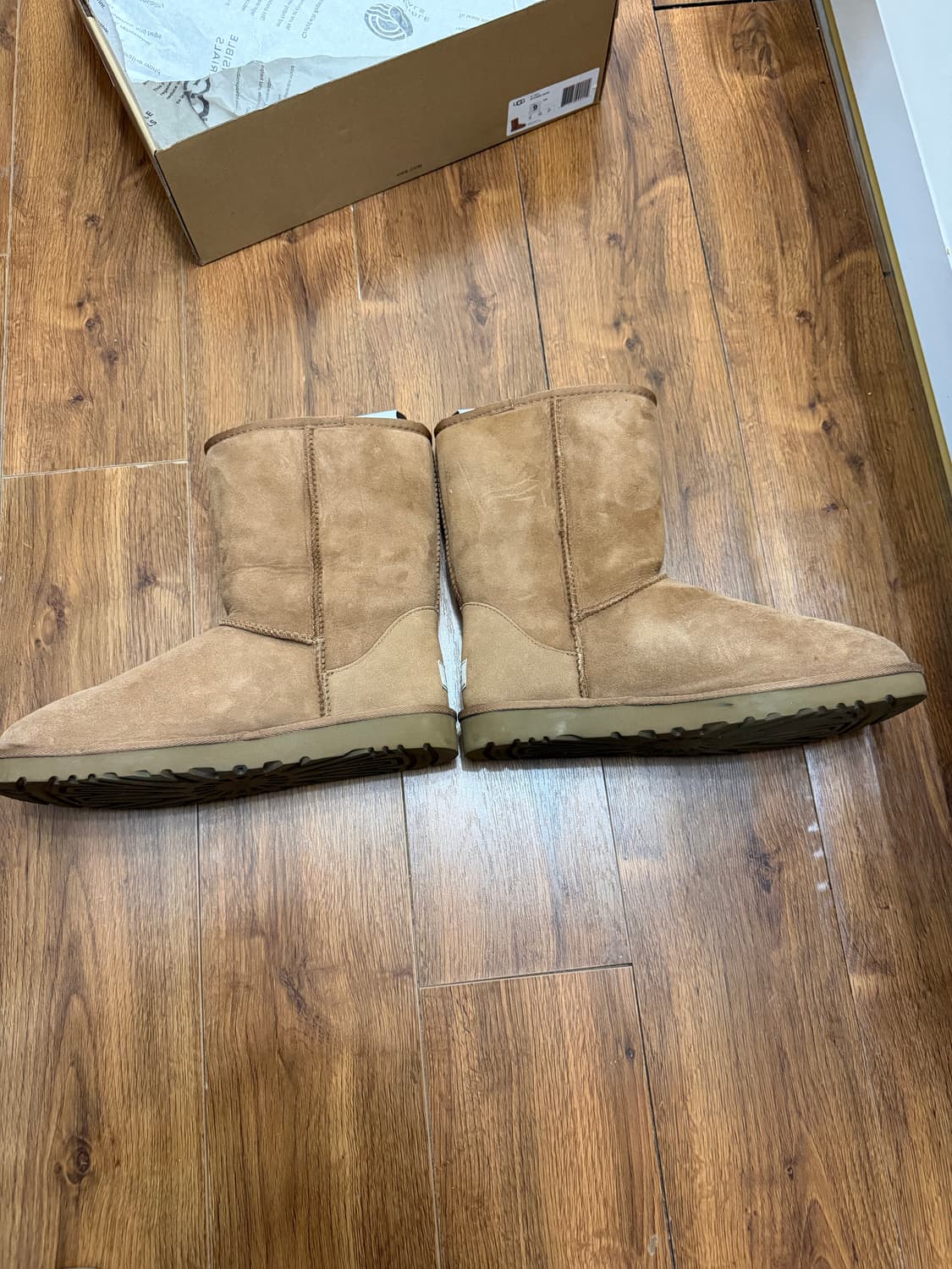 어그 클래식 숏 부츠 270 9사이즈 풀박 상품이미지4