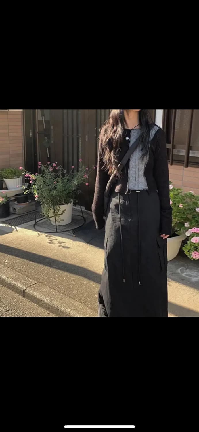 애니원모어 자나 꽈배기 배색 크롭 니트 블랙 상품이미지3