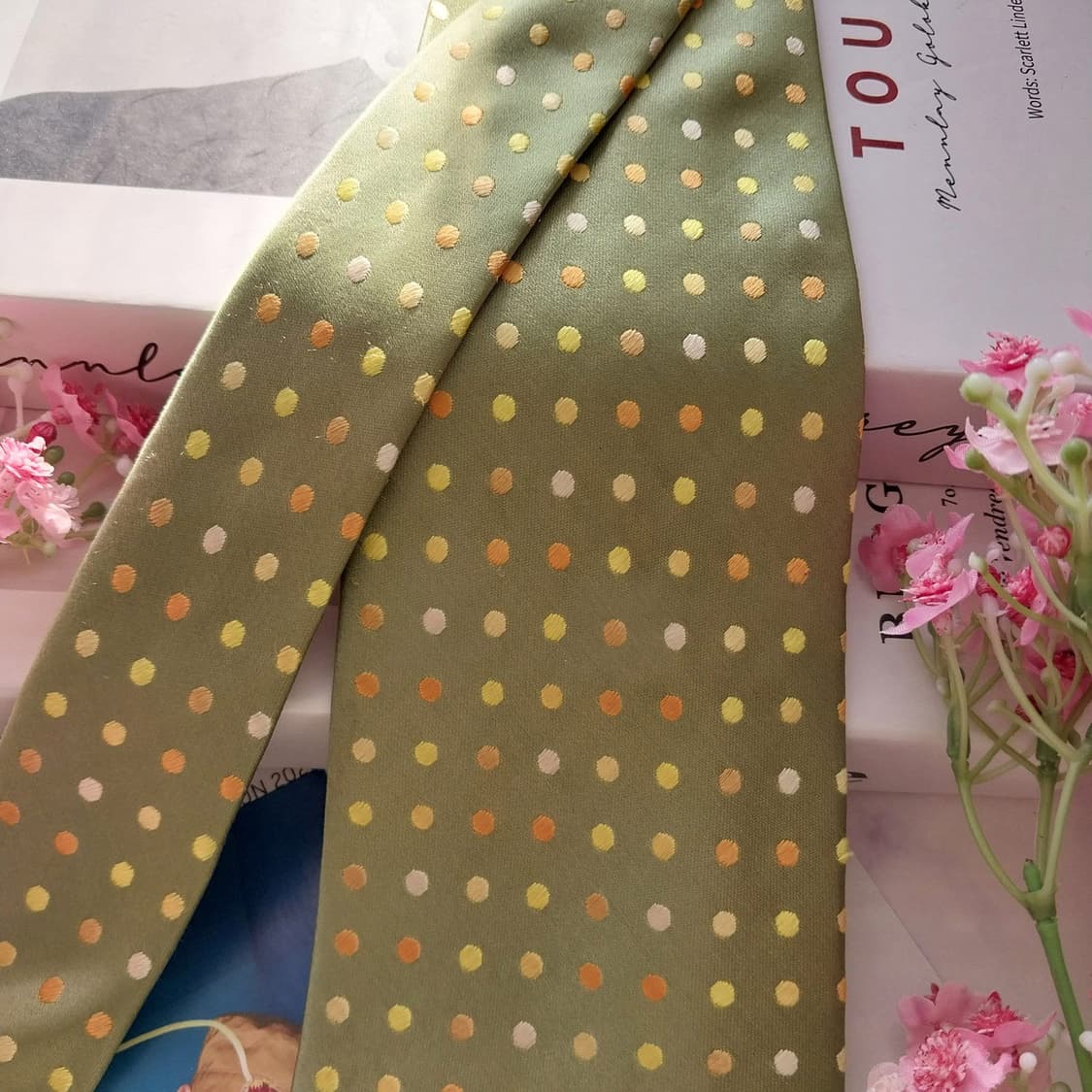 짐톰슨 실크 라임 도트 패턴 넥타이 9.6cm A등급 K1439
 상품이미지3