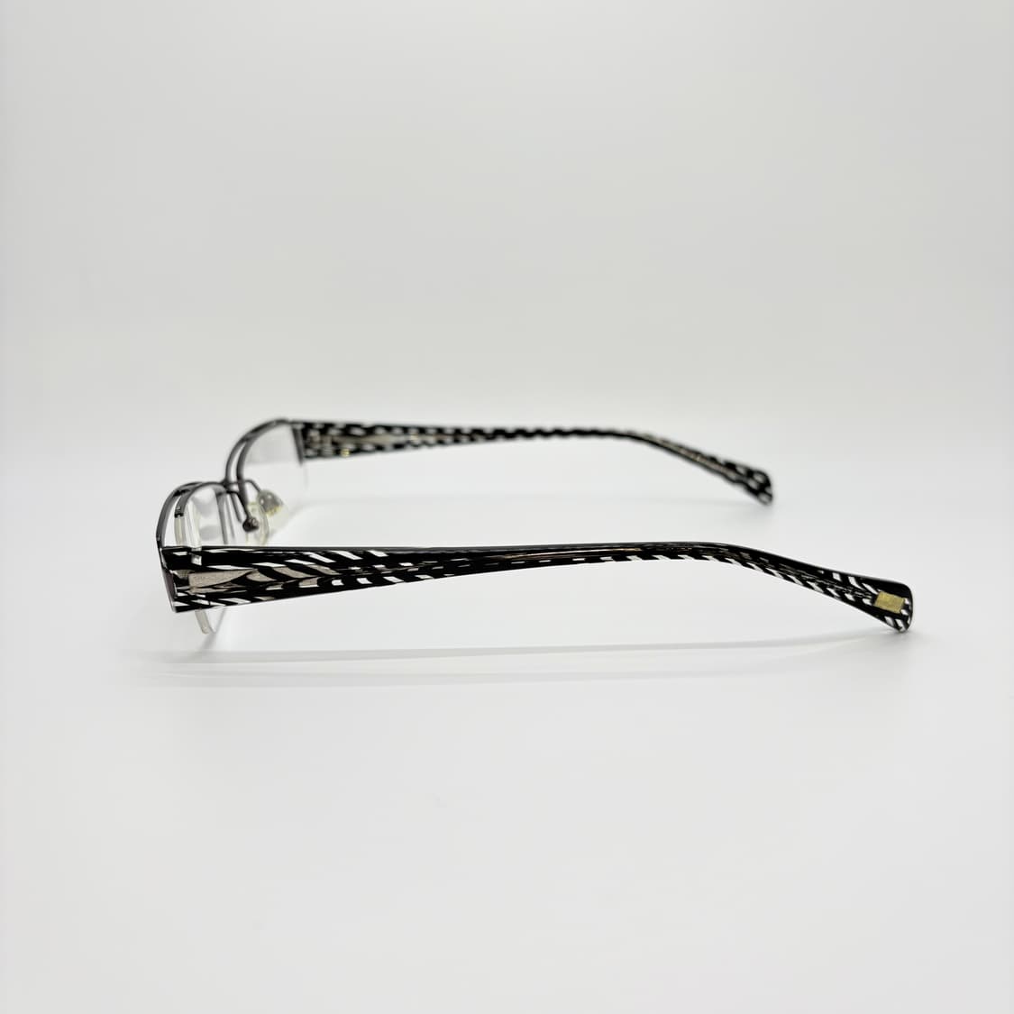 MCM 다크브라운 스퀘어 티타늄 반무테 상품이미지4