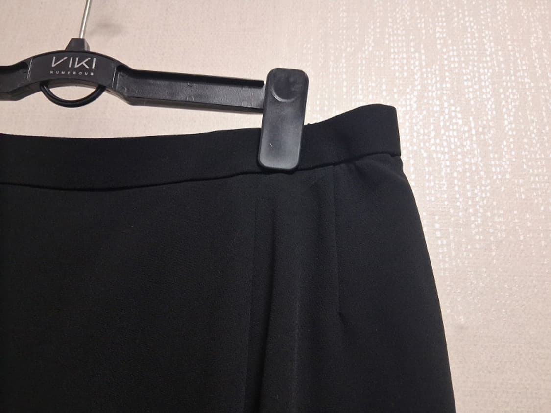 Chloe 끌로에 춘추 검정롱스커트 여성 33 34인치 

원산지 일본
 상품이미지3