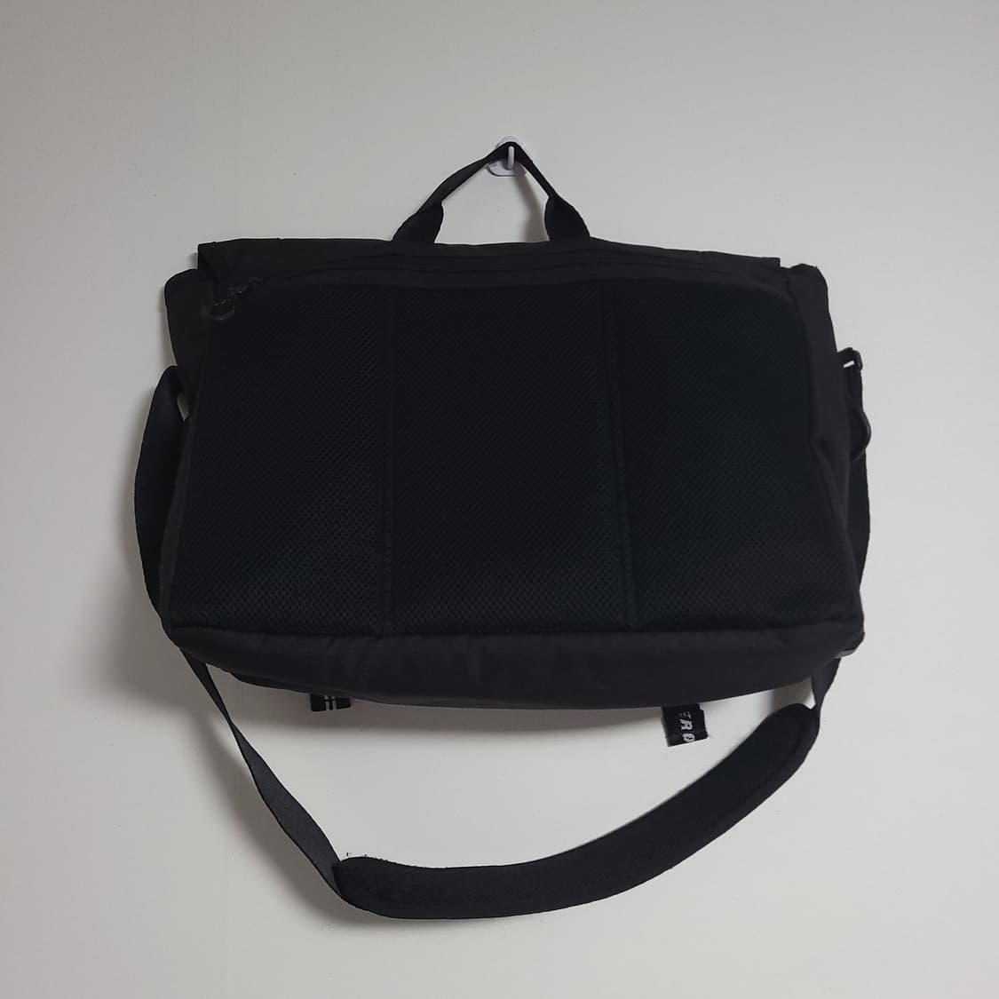 NERDY 널디 블랙 메신저백 가방 크로스백 상품이미지4