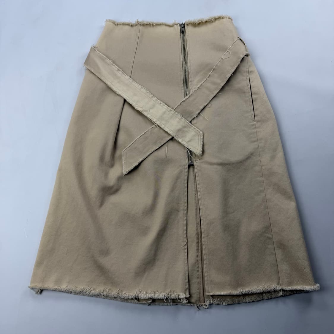 로우 클래식 벨티드 울 미디 스커트 상품이미지1