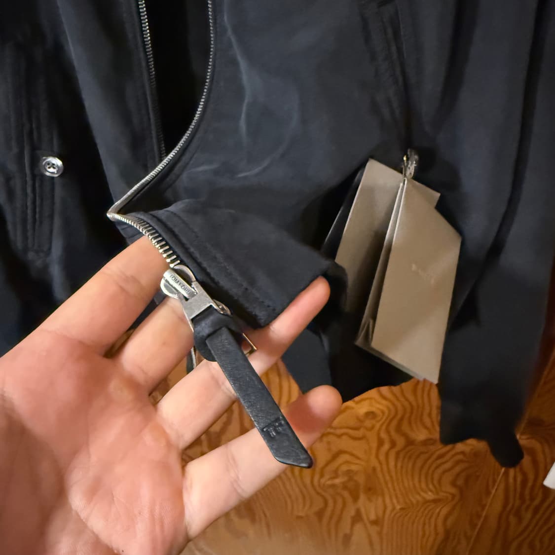 톰포드 100% 실크 스웨이드 봄버 자켓  상품이미지4