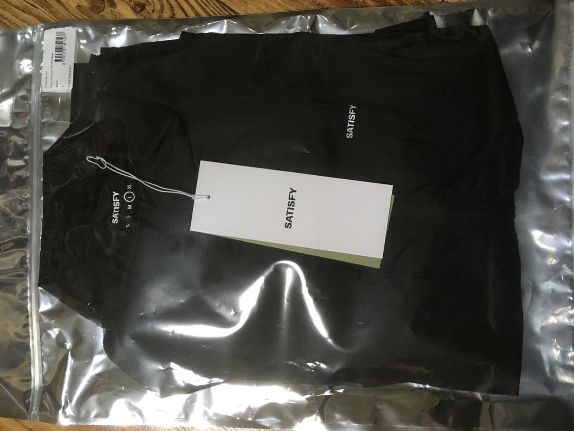 Satisfy Rippy Modular 바람막이 블랙 판매합니다 상품이미지4